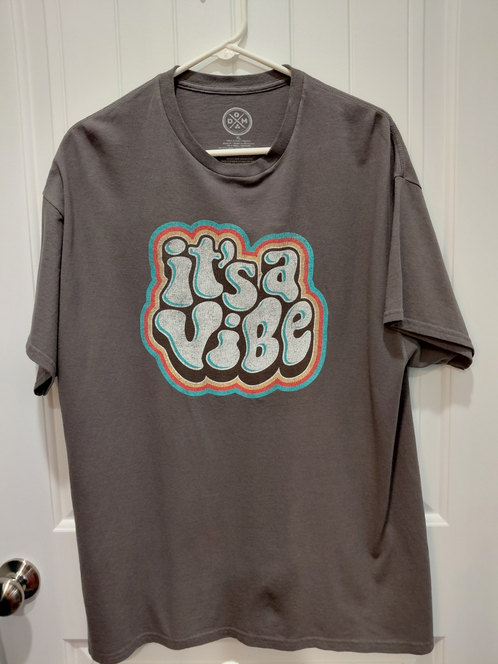 Women's Gray 'It's a Vibe' Short Sleeve Graphic Tee #2027